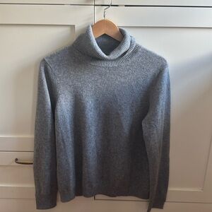 Gray turtle neck